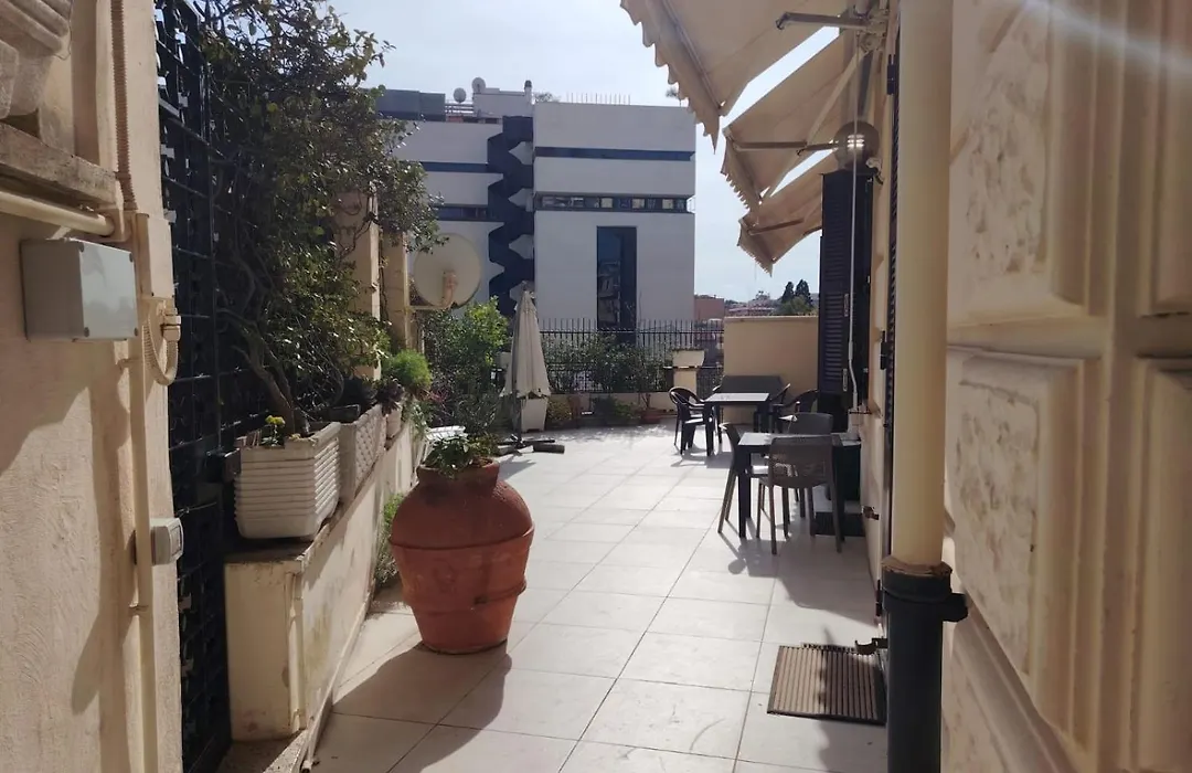 Domus Aurea B&B And Suites-1