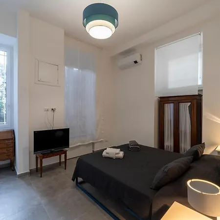 Domus Aurea B&B And Suites-3
